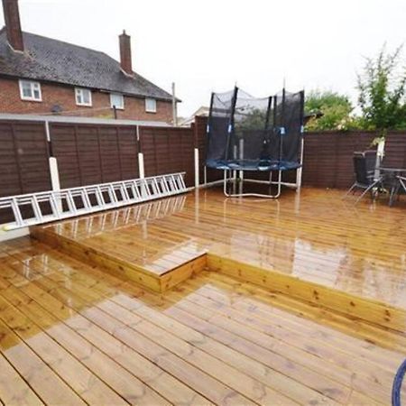 Fabulous 3 Bedroom House , Sleeps Up To 5-7 Guest. South Ockendon Экстерьер фото